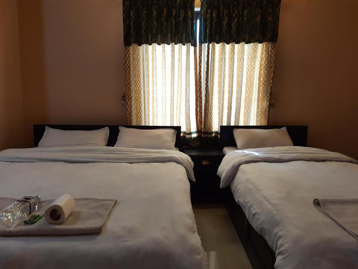 Hotel Eagle Zone Покхара Экстерьер фото