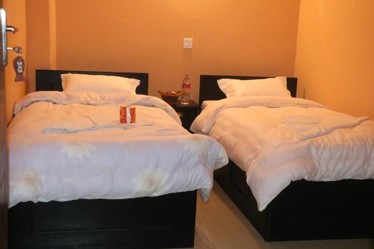 Hotel Eagle Zone Покхара Экстерьер фото