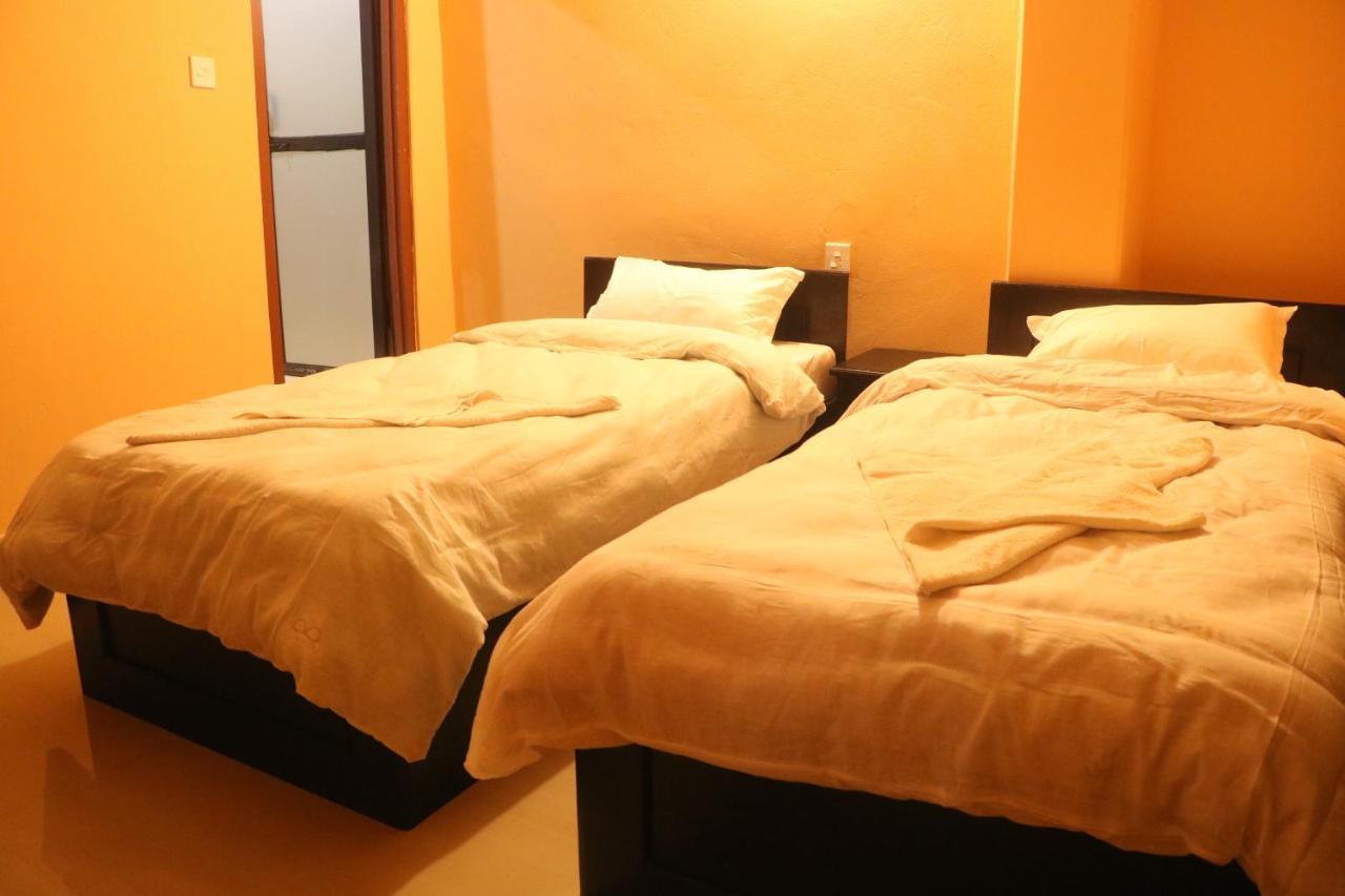 Hotel Eagle Zone Покхара Экстерьер фото